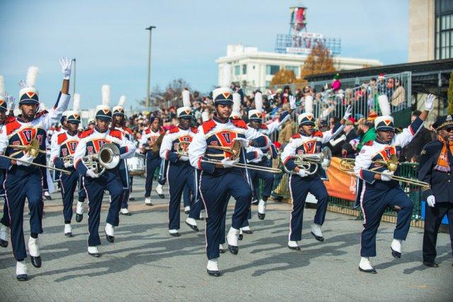 Dominion Christmas Parade 2016